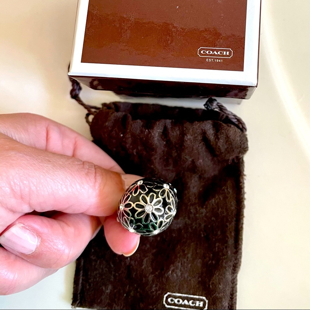 Cute Black/Silver Coach Daisy Ring with Crystals